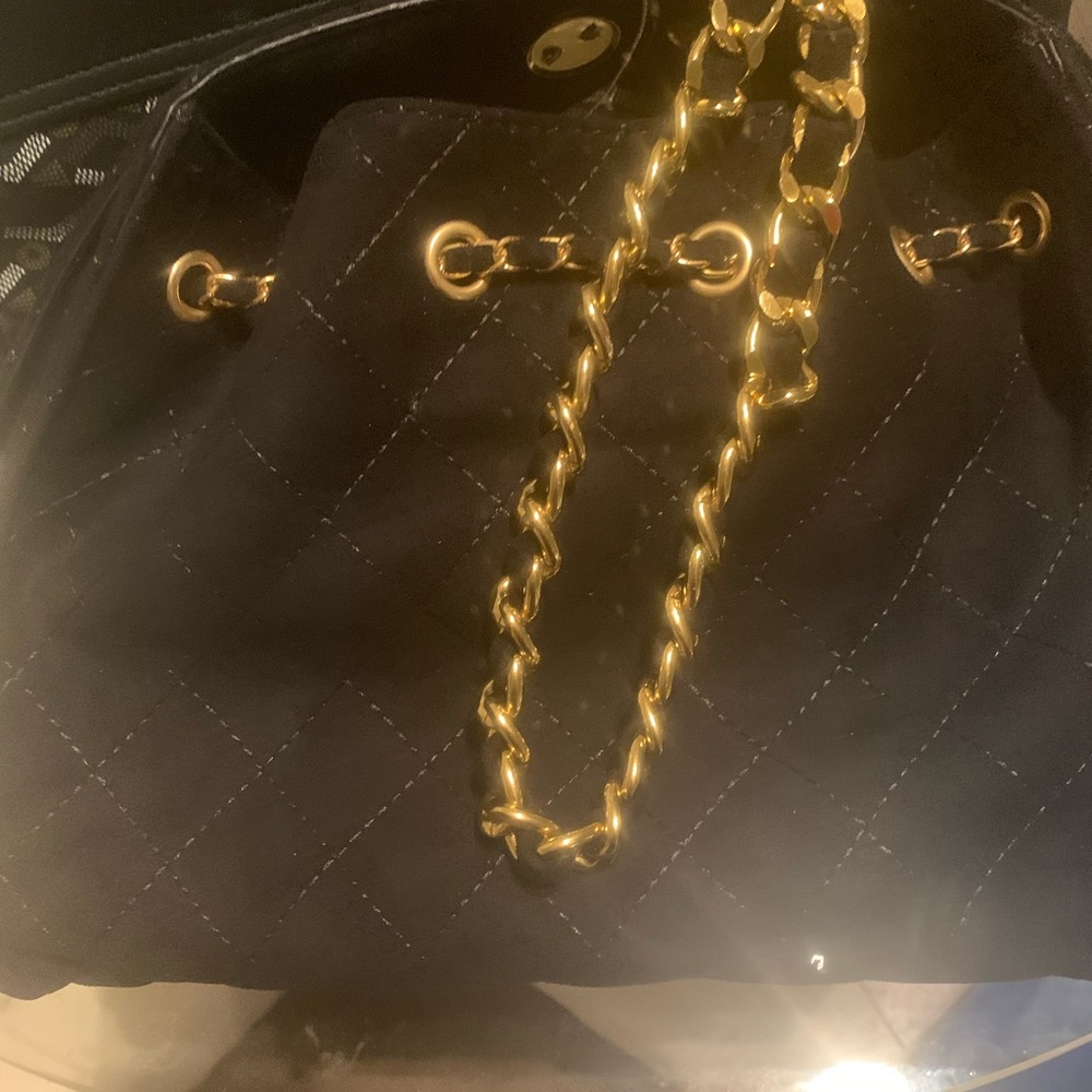 Elegant Black Quilted Women's Bag